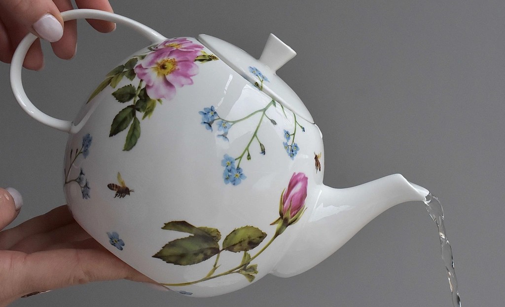 3243-2_porcelanova-cajova-konvice-1000-ml-ruze-a-pomnenky