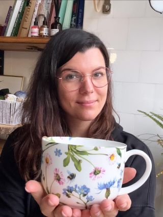 Oslavíte se mnou narozky? 😍 Už v pondělí 20.10. přesně ve 20:00 bude spuštěn první prodej prémiového porcelánu!🌟🙏🏻❤️ Kdo...